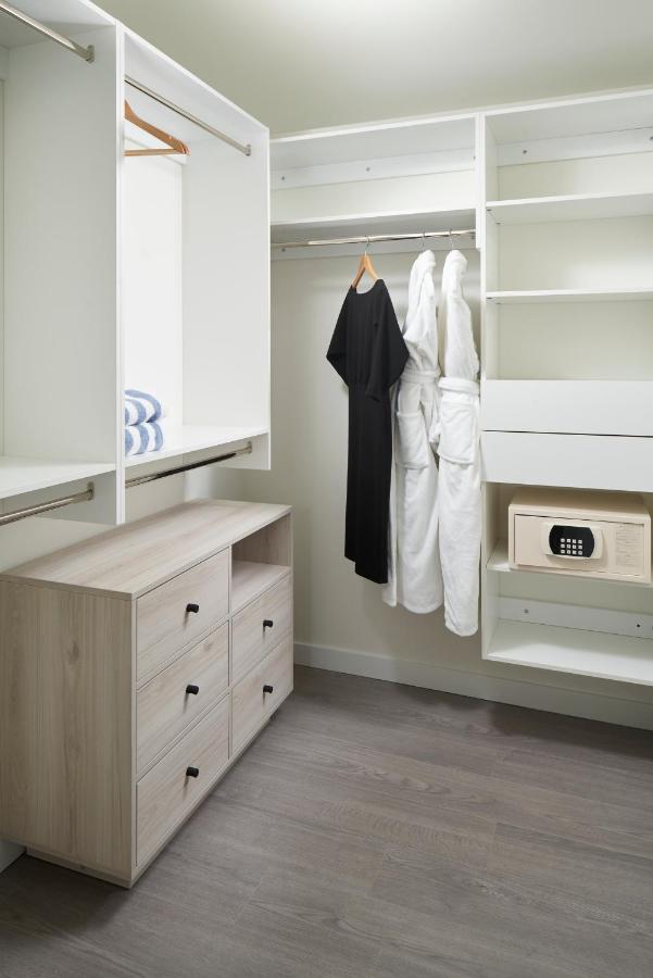 Deluxe Two Bedroom Suite,1352847703:JPEG