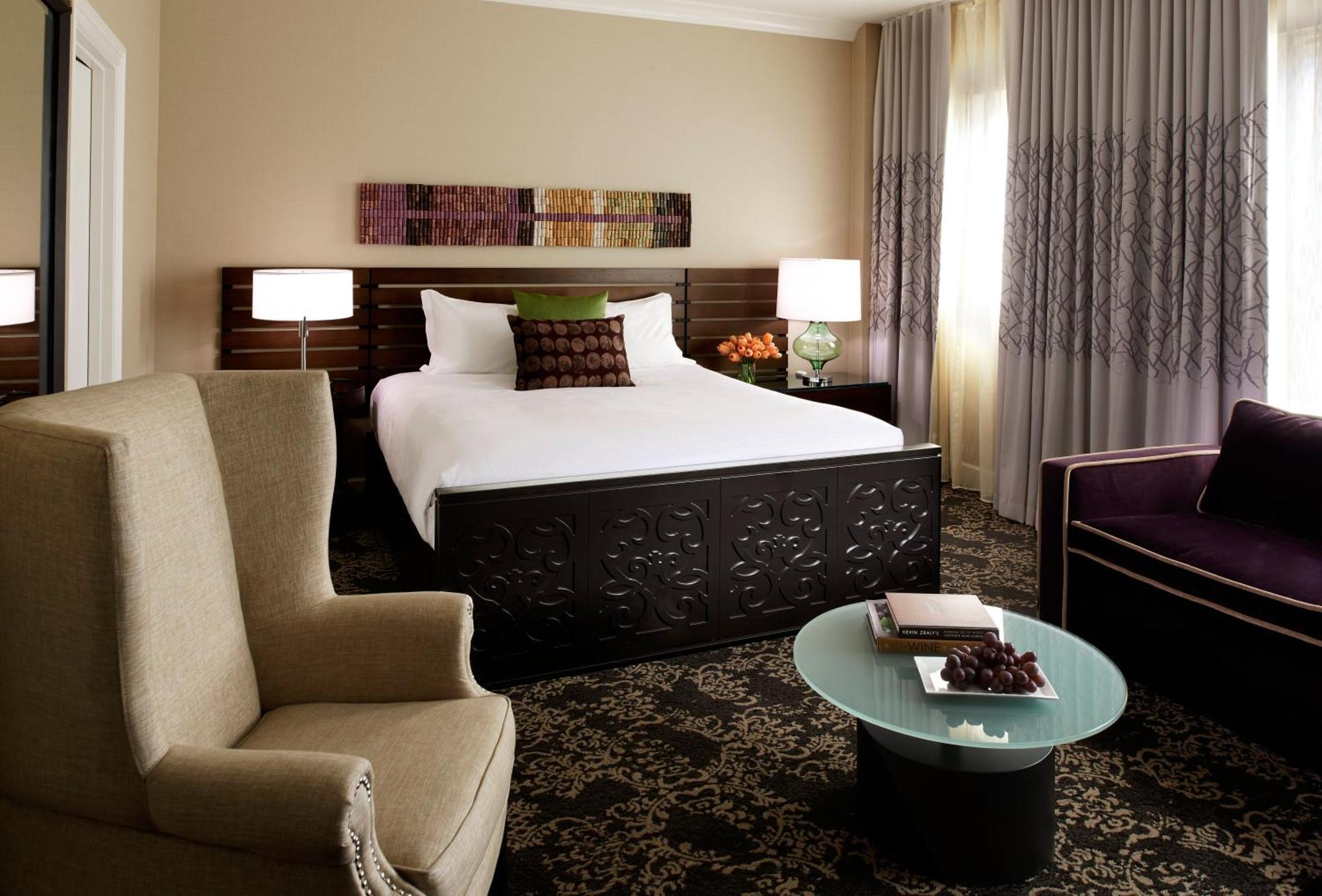 Premium King Room Sofa Bed City View