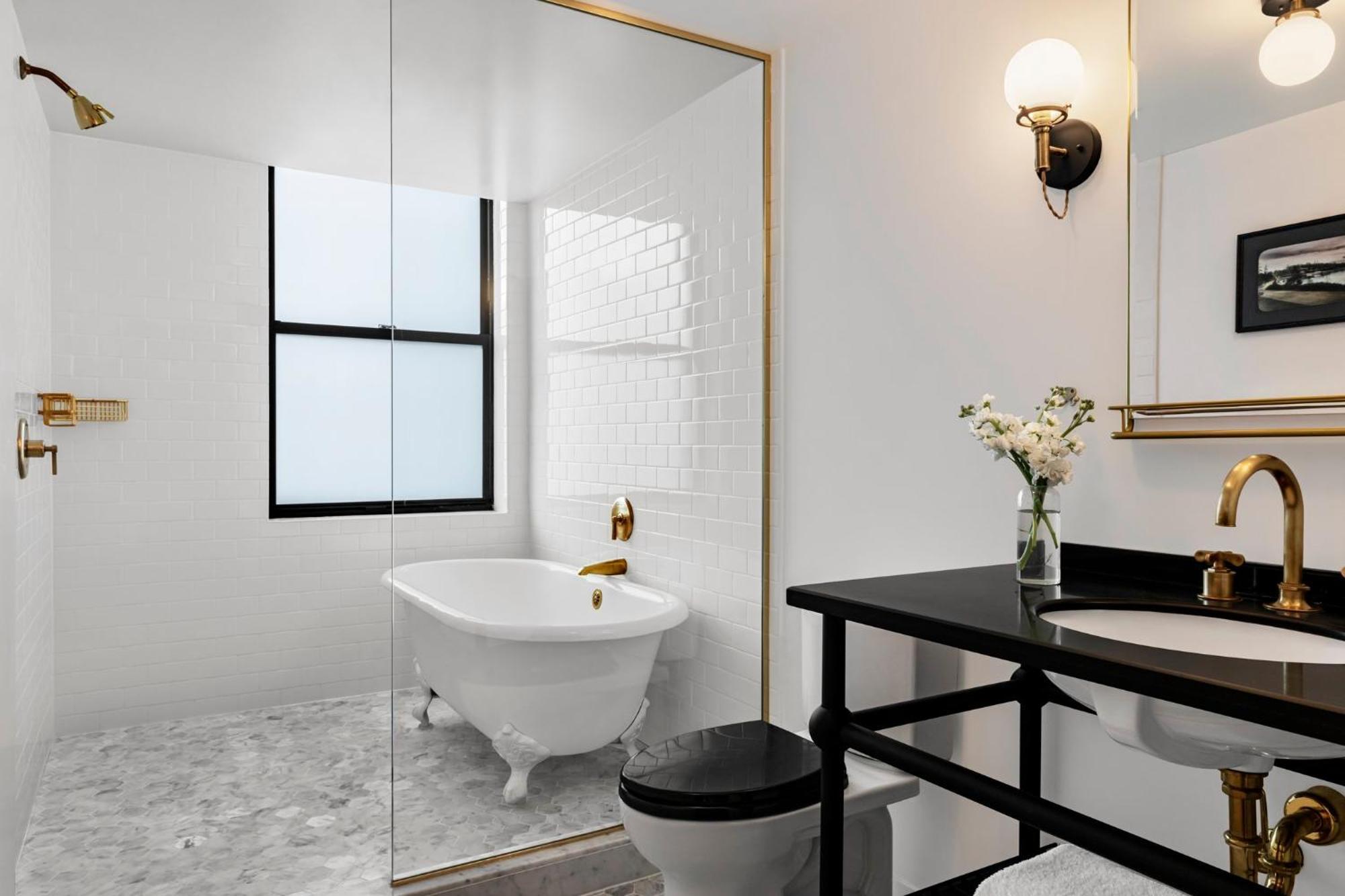 One-Bedroom King Spa Suite