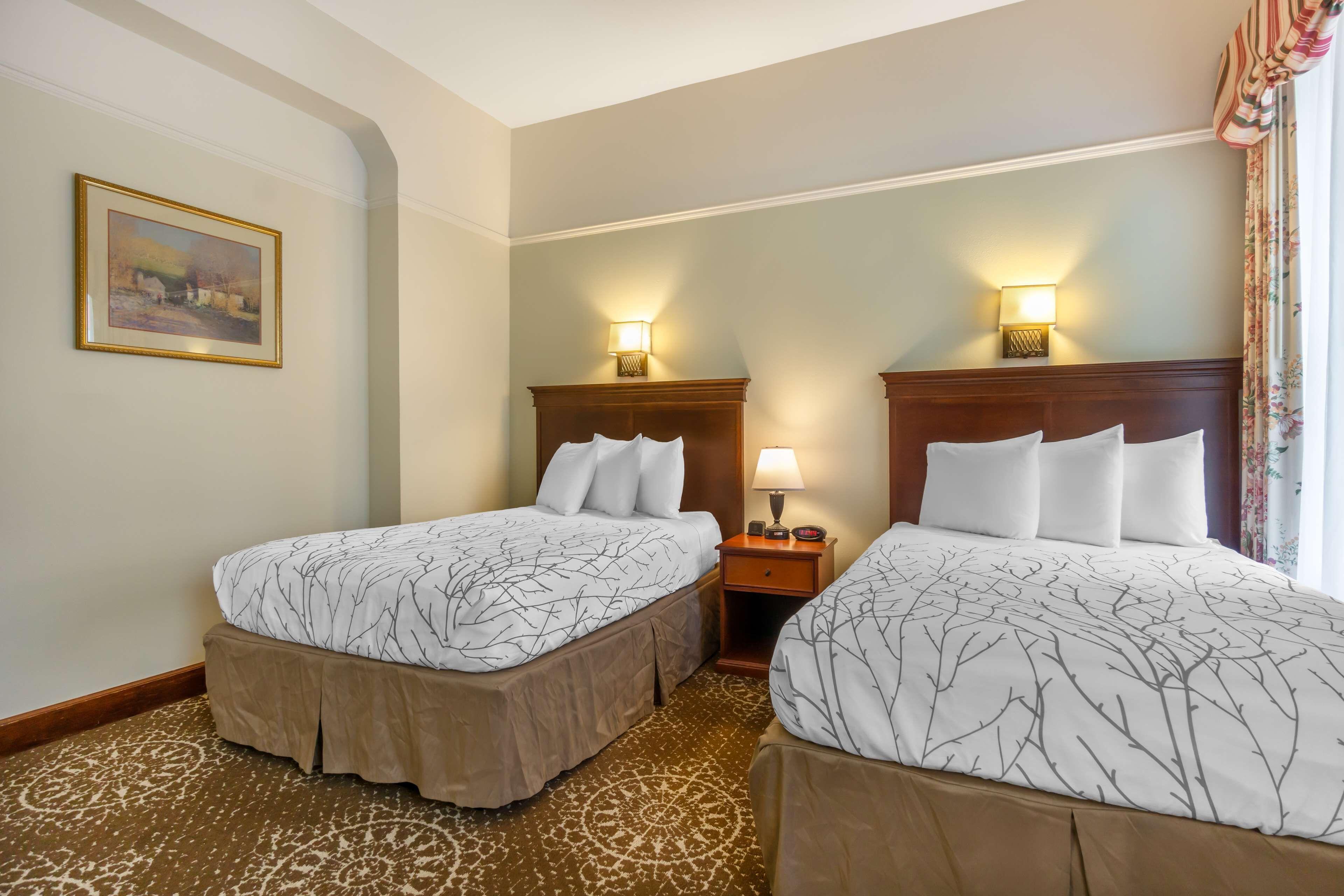 Double Room Two Double Beds City View Non-Smoking