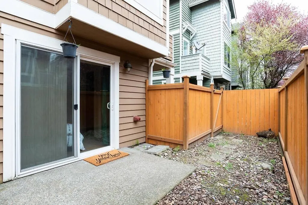 Snug Suite Near Greenlake!-1
