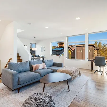 Lovely Magnolia Home-2