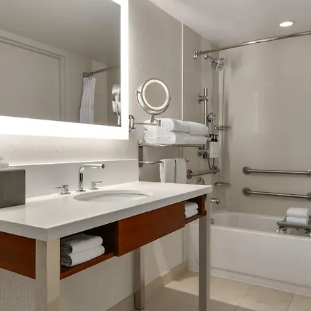 Crowne Plaza Seattle - No Resort Fee - Newly Renovated Ihg Hotel-3